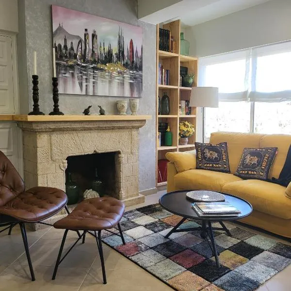 Apartaments Font del Cirerer, Hotel in Sant Hilari Sacalm