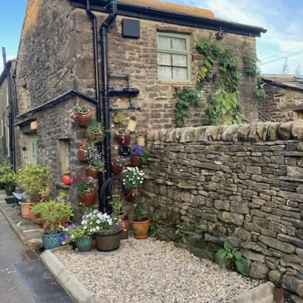 THE OLD CART HOUSE, pet friendly cottage in Garsdale near Sedbergh, hotel en Sedbergh