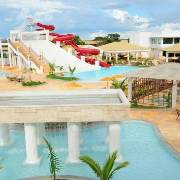 Apartamento em Caldas Novas com Parque Aquático 24h e Piscinas Aquecidas