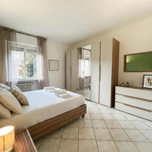 Green Apartment - 1 Camera Living Self check-in, hotell i Novara