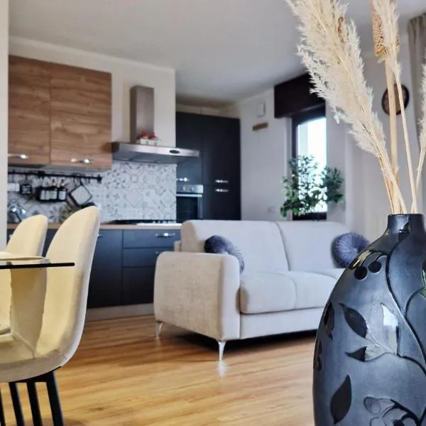 EOS Suite Apartment - a due passi da Piazza Pisanelli e Ospedale Panico, מלון בטריקאסה
