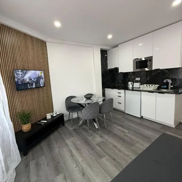 House Caparica, hotell i Costa da Caparica