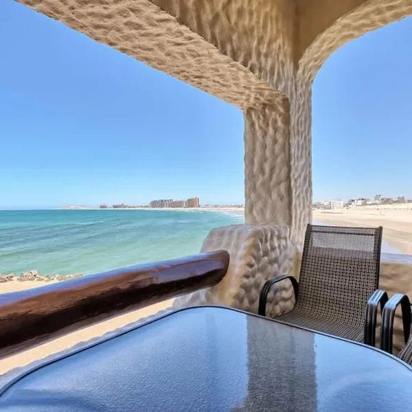 Unique Oceanfront with Epic Sunsets Pinacate 202, готель у місті Пуерто-Пеньяско
