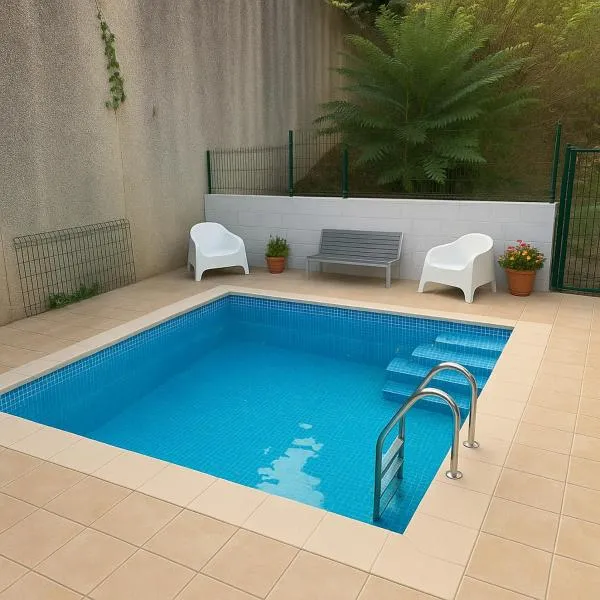 Casa rural en plena naturaleza Lic UVTR1524, hotel a Eguíllor