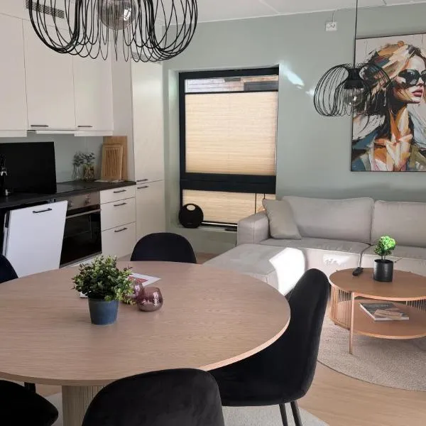 New Powerhouse apartment in Lade in Trondheim, מלון בטרונדהיים