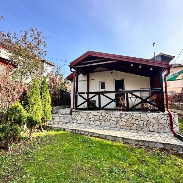 Cozy Sarajevo City Center Apartment with Private Garden, khách sạn ở Sarajevo