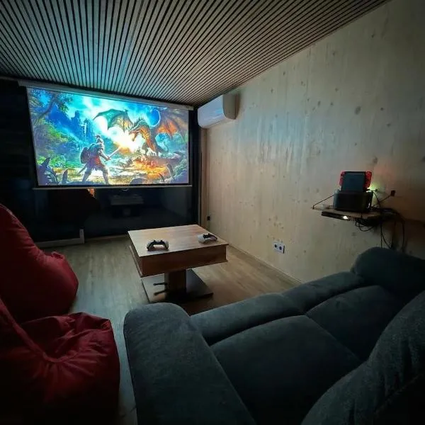 Solar Cinema Cabin with Hot Tub in Brno, hotel din Brno