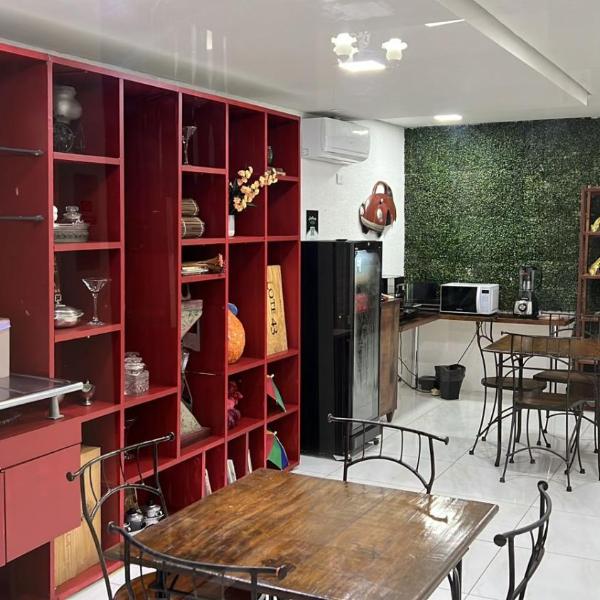 Mini Studio funcional mobiliado com cozinha e WC privativo - Foto 4