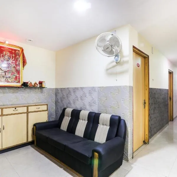 Hotel O Priyal, hotel em Chās