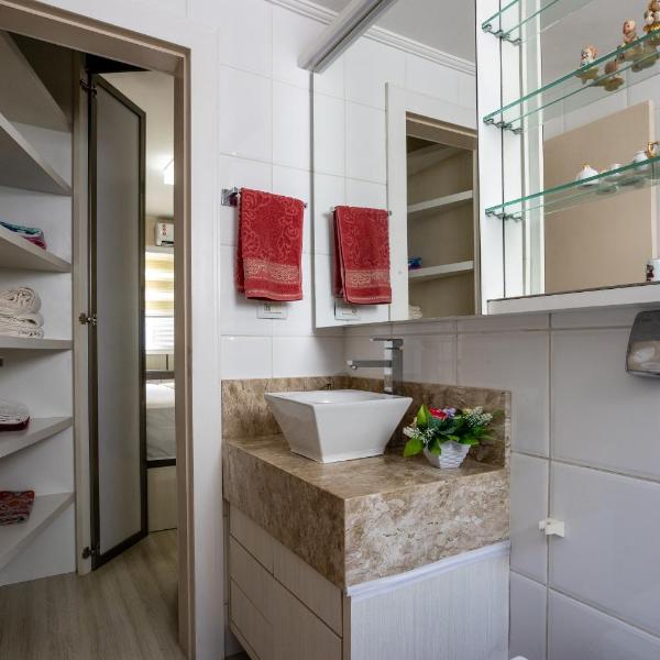 2 QUARTOS a 40 m DO MAR, praia dos INGLESES, ampla PISCINA, QUADRAS DE ESPORTE, Estacionamento, Portaria 24h, PARQUE INFANTIL, Wi-Fi 360mbps e Cozinha Completa - Foto 3