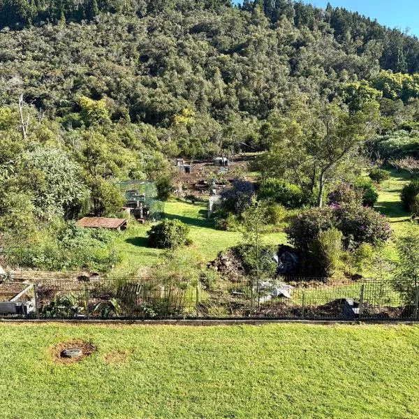 Éco-Domaine du volcan, Le Dahlia, studio 2 personnes, hotel in La Plaine des Cafres
