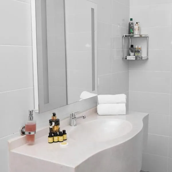 Чынар Отель, hotel en Änew