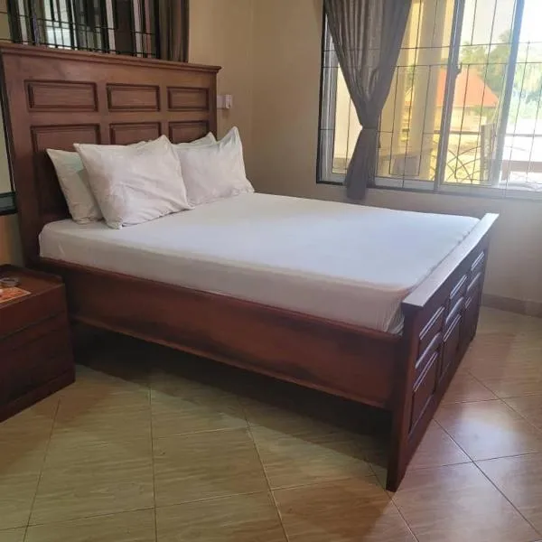 KimyaKimya Pub & Lodge, hotel in Dar es Salaam