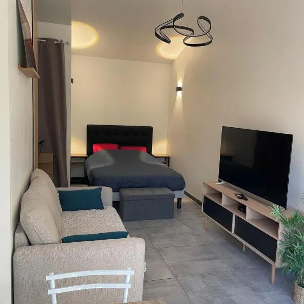 Viesnīca Maison avec grand espace en hauteur pilsētā Saint-Georges-des-Côteaux