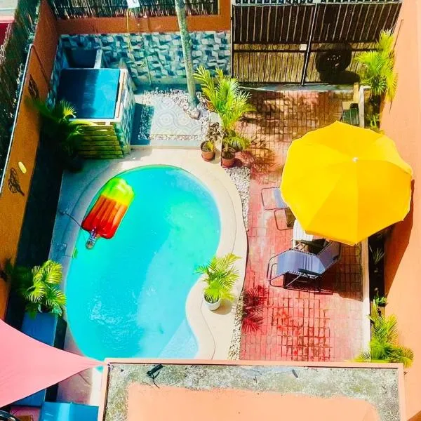 Modern House with Pool: Grand Baie şehrinde bir otel