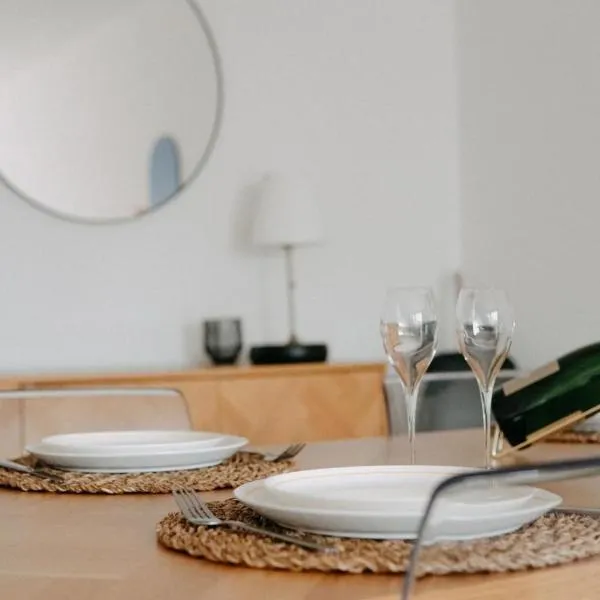 Mechelen में, होटल Casa Congé - Colorful Stay & Free Wine Bottle