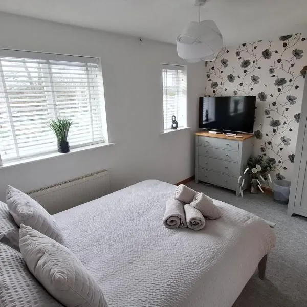 Cosy Manorfield Holiday Home, хотел в Kent