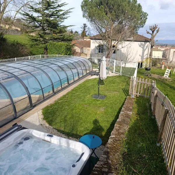 Aux Tilleuls de Renaison, hotell i Renaison