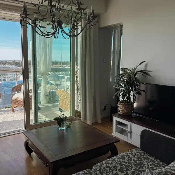 Cozy Modern Apartment for 3 - Near Mall of Tripla, hotel u gradu Helsinki