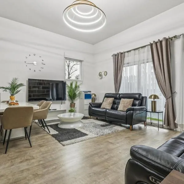 NK Apartment in Bobigny, hotel sa Bobigny