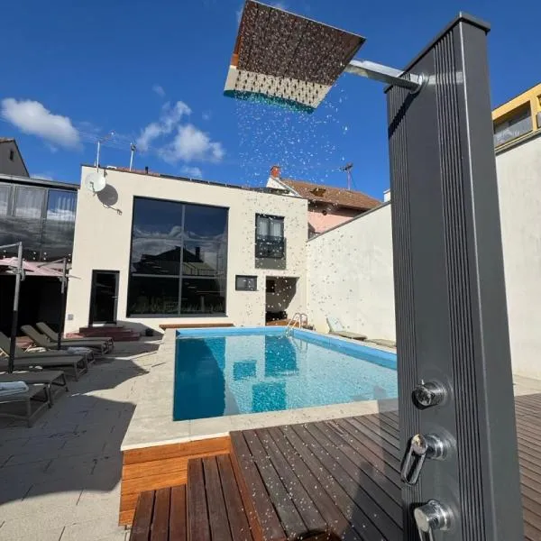 5 Crowns - Osijek - Free EV - Self check in - Pool, hotel a Osijek