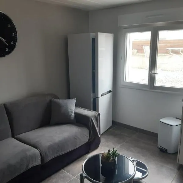 appartement avec terrasse, hotel in Vieille-Brioude