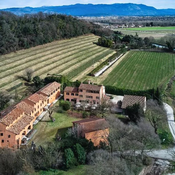 Locanda Borgo Colmello, hotel v destinaci Villanova di Farra