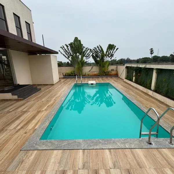 Silver Sand Resorts With Private Swimming Pool, Hotel in Chennai