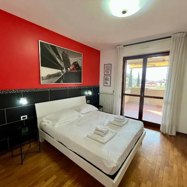 Appartamento Luminoso con Terrazzo, WI-FI e Garage, hôtel à Prato
