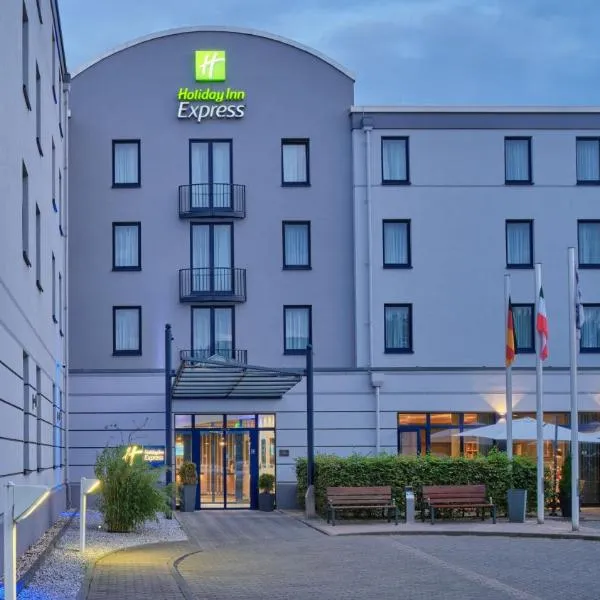 Holiday Inn Express Dortmund by IHG: Dortmund'da bir otel