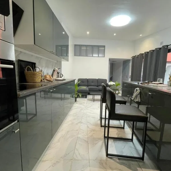 AALKOM Home&Stay, hotel i Melun