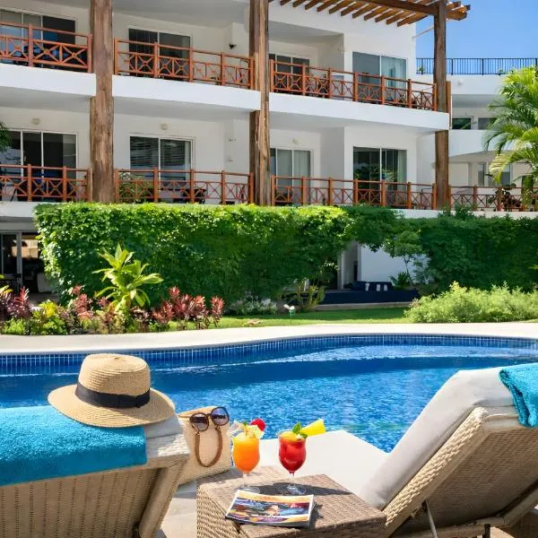 Luxury Duplex 2BR Pool & Garden View Quiet 30m from 5th Ave with Gym & Parking, khách sạn ở Playa del Carmen