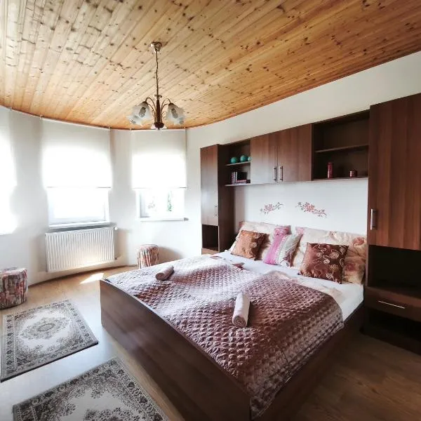 Helio Apartman Balatongyörök, hotel in Balatongyörök