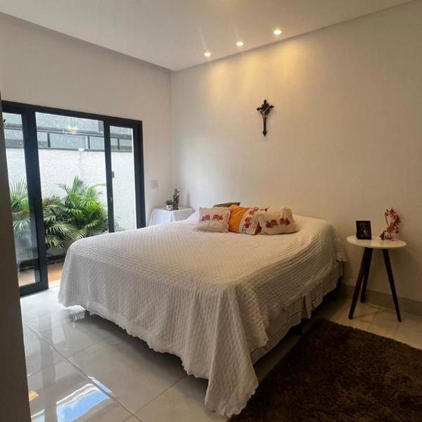 Casa no Condomínio Jardim Veneza Próx MotoGP