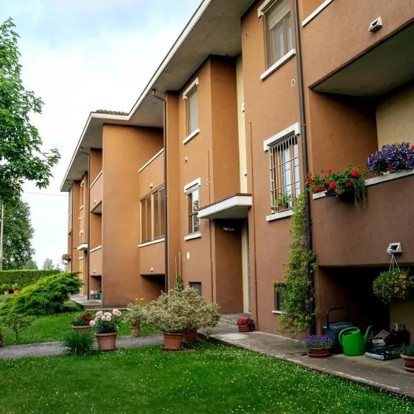 Appartamento nel verde - 4km da Piacenza, מלון בQuarto