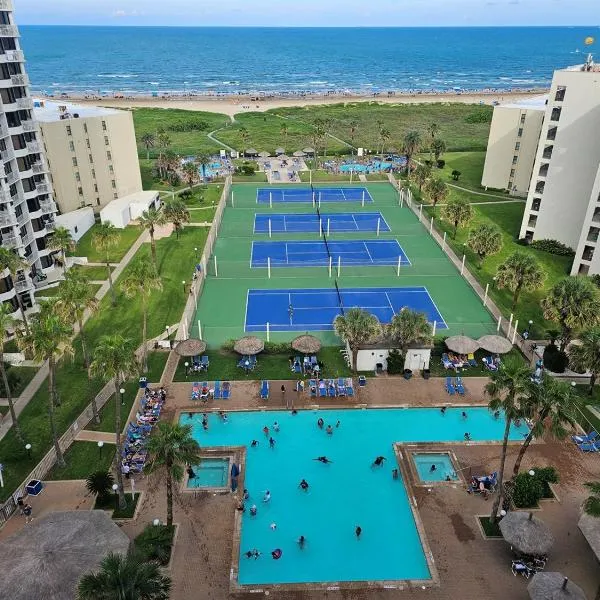 12th Floor Penthouse Beachfront, Large Balcony, Amazing Views, 3 Pools, Tennis, hotel in South Padre Island