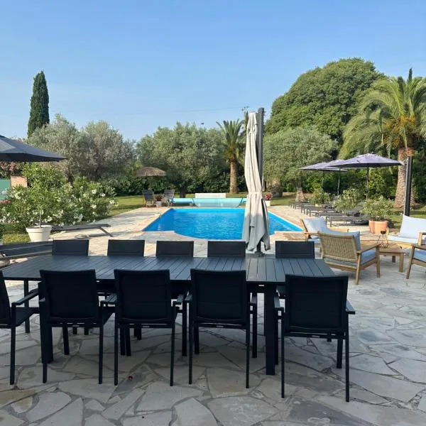 Les Palmiers: Le Muy şehrinde bir otel