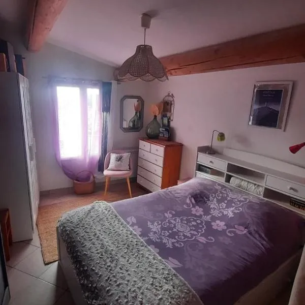 Là Maison Haute, hotel a Faucon