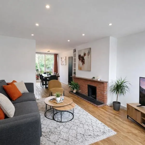 HollyTree - Family and Business Stay with parking, Hotel in Cambridge