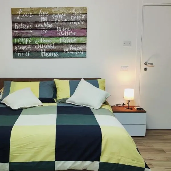 Joly's Home, hotel em Luco neʼ Marsi