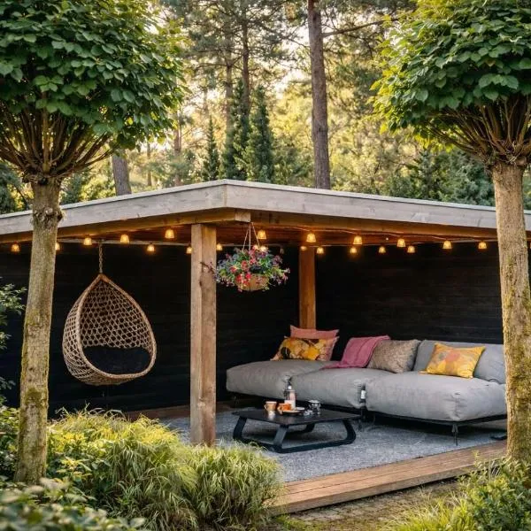 StayatSas Pippa grote omheinde tuin, gebruik van zwembad, stijlvol ingericht, middenin het bos met veel privacy, restaurant op park, hotel a Doornspijk