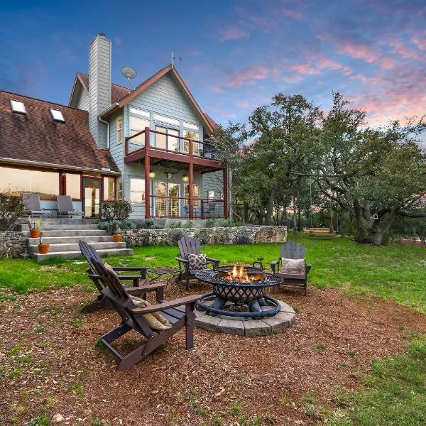 Casa Robles- The Bluebonnet, hotel in Wimberley