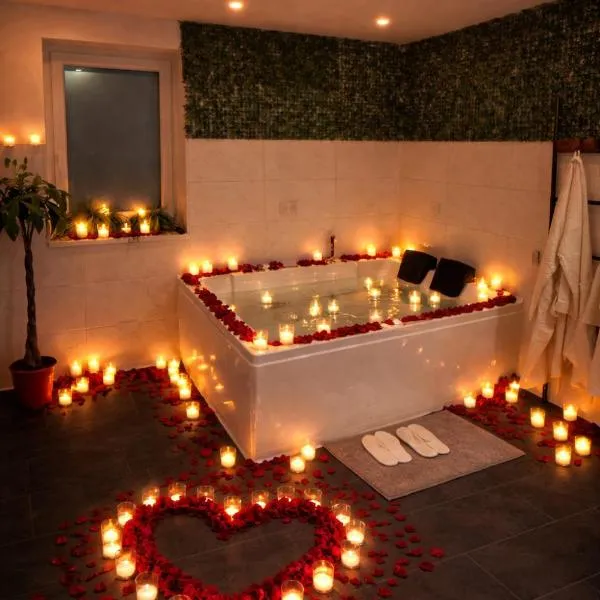Wood Spa Wellness Suite mit Whirlpool & Sauna nahe Göttingen, hotel v mestu Rosdorf
