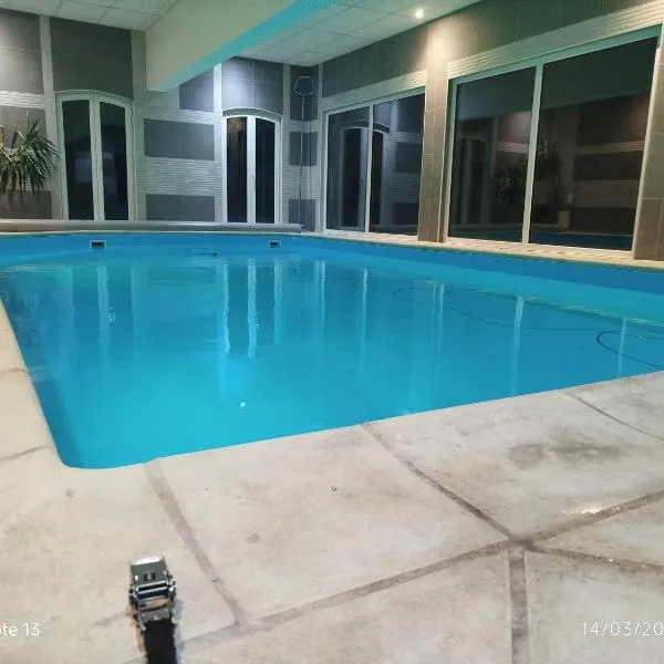 Gîte "fils et cotons" Piscine Intérieure chauffée à l'année et sauna – hotel w mieście Celles-sur-Plaine