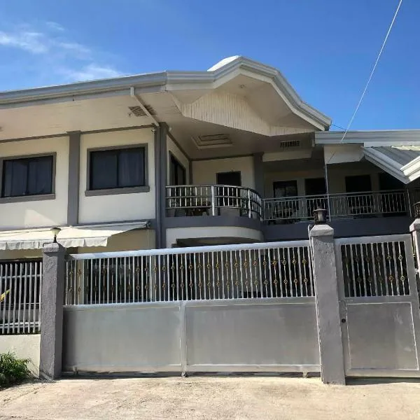 D Estelita Guest House, hotel in Moalboal