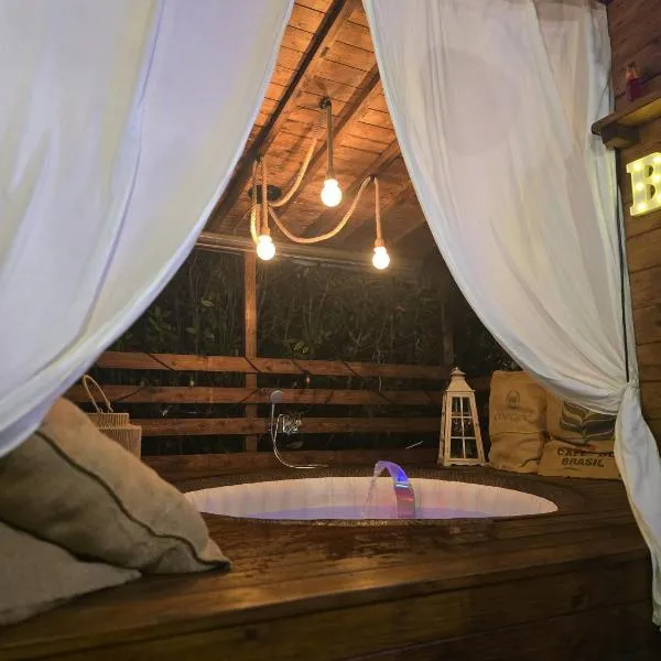 Viesnīca La Dimora di Pietra - Madonie Private Villa Whit Heated Outdoor Spa pilsētā Blufi