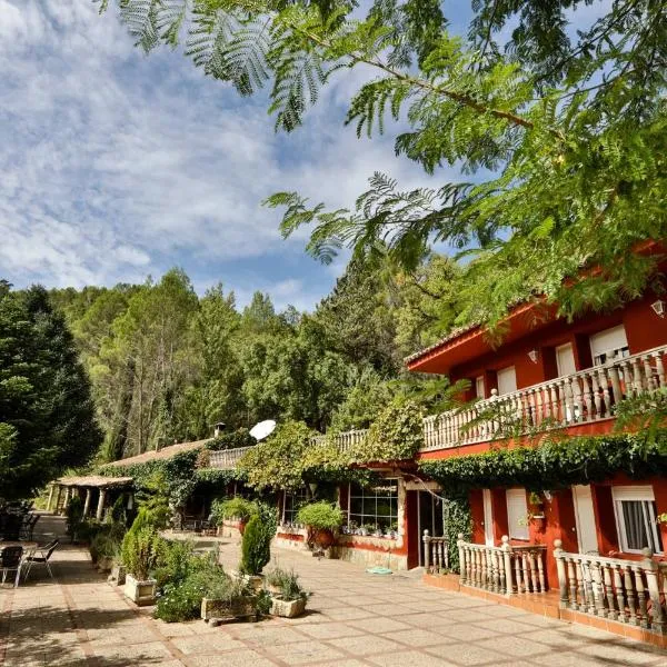 아로요 프리오에 위치한 호텔 Hotel Rural Noguera de la Sierpe
