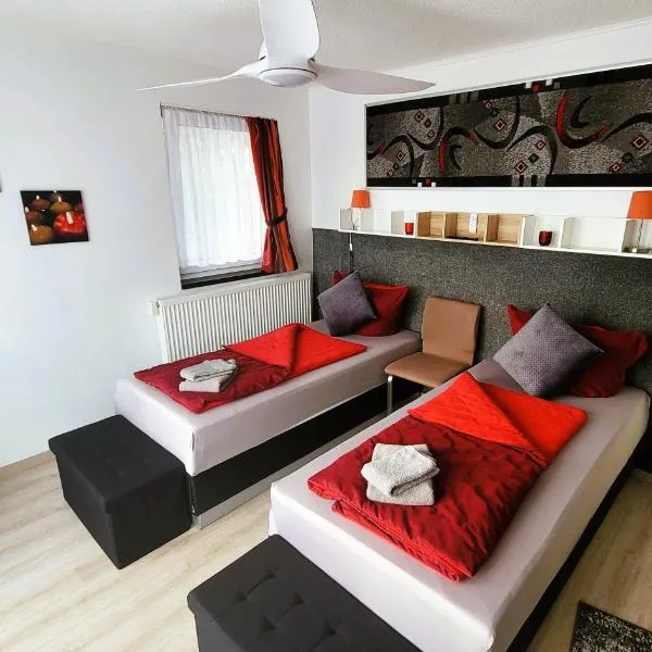 APARTMENTHAUS "AM KORNFELD" - 10 Gästewohnungen mit 1-3 Schlafzimmern, 40 Betten, Raucherbalkon, Reinigungs- & Wäscheservice, Grillgarten, Parkplatz、リューネンのホテル