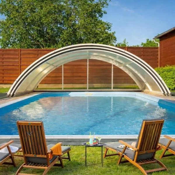 Fiesta Balaton Villa, hotel in Balatonszárszó