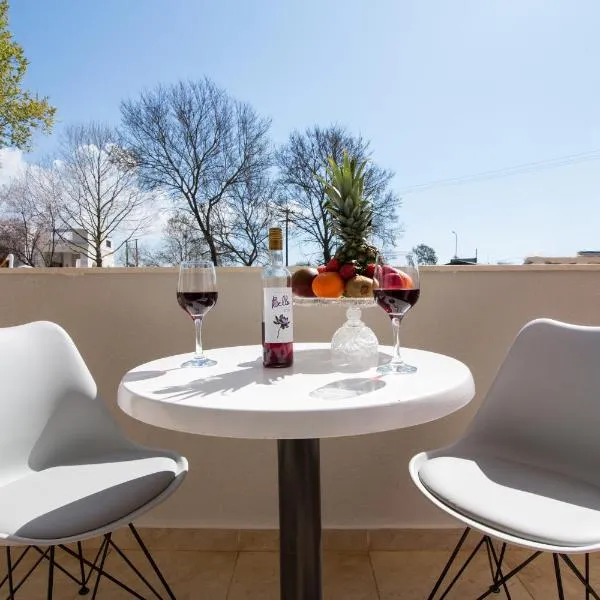 Veneti Apartments - Corfu Serene Getaways, hotel in Sidari